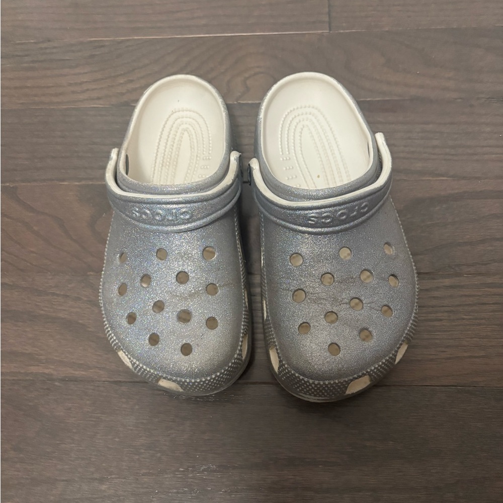 silver sparkle crocs
